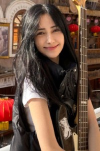 A Yi Xia