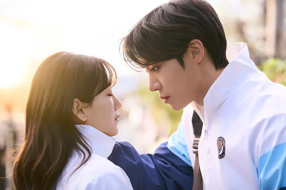 Romantic Sparks Fly: Cho Yi Hyun and Choo Young Woo Nearly Kiss in “Head Over Heels”