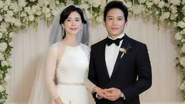 Ji Sung and Lee Bo Young Celebrate Their Dreamy Wedding in Private Ceremony